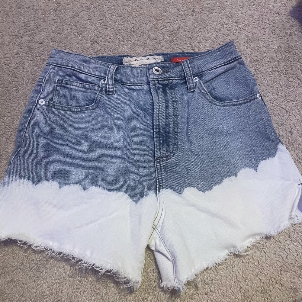 Very good quality and very comfortable lightly used